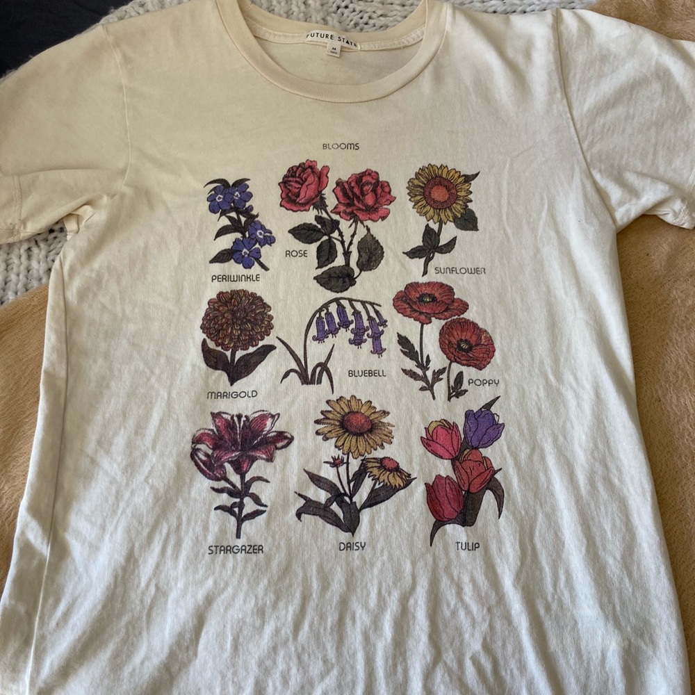 Flower print women’s tshirt